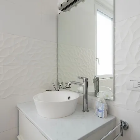 Loft Charme: Bilocale Con Balcone Apartamento