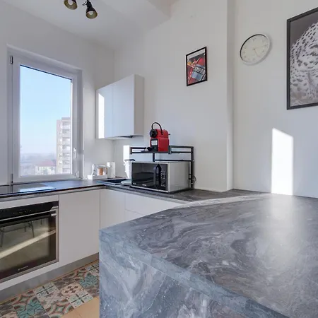 Loft Charme: Bilocale Con Balcone Milão